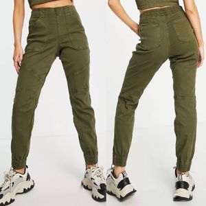 Spanx Stretch Twill Ankle Cargo Jogger Pants Green